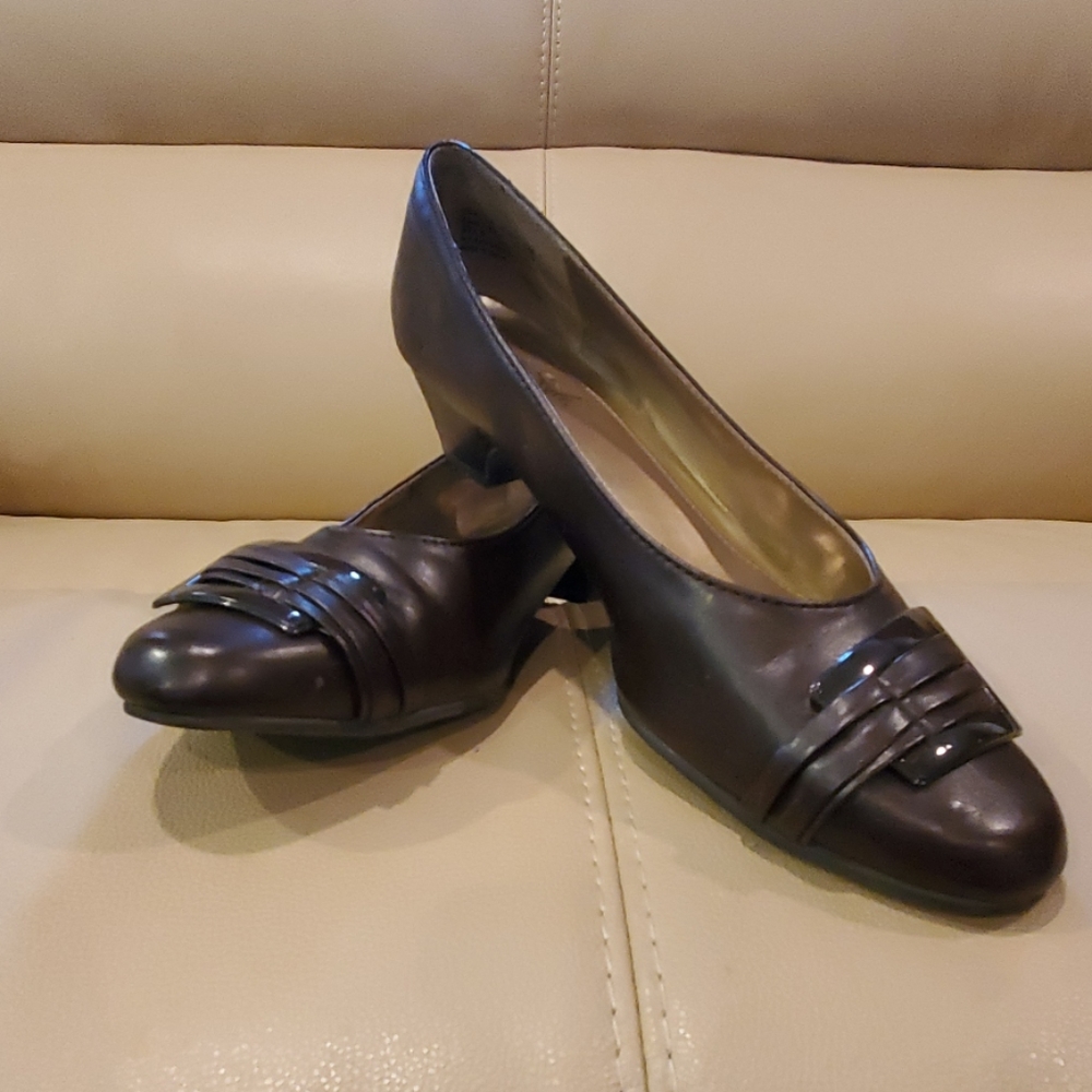COPY - Womens sz 9.5 Brown Dress Shoes Hush Puppies